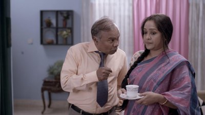 আরেকটি দৃশ্যে বাবু ও চুমকি