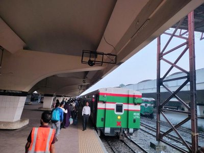শিডিউল অনুযায়ী ট্রেন চলাচল স্বাভাবিক থাকবে