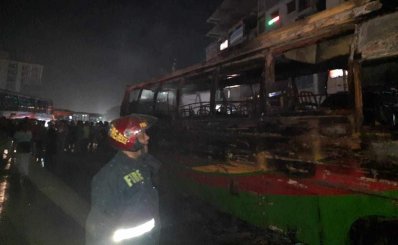 শনির আখড়ায় বাসে আগুন