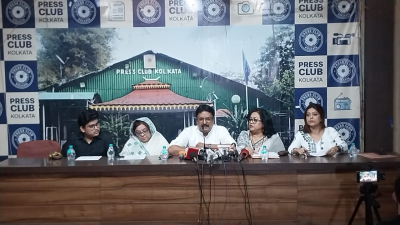 সংবাদ সম্মেলনে নজরুল পরিবারের সদস্যরা