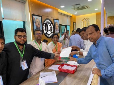 আরশাদ আদনানের পক্ষে মনোনয়ন ফরম সংগ্রহ