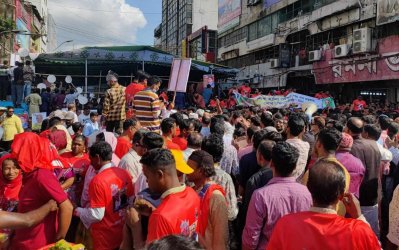 আওয়ামী লীগের মনোনয়ন কেনার ভিড় (ছবি: মাহফুজ সাদি)