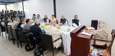 রাজধানীর তেজগাঁও ঢাকা জেলা আওয়ামী লীগ কার্যালয়ে প্রধানমন্ত্রী শেখ হাসিনা