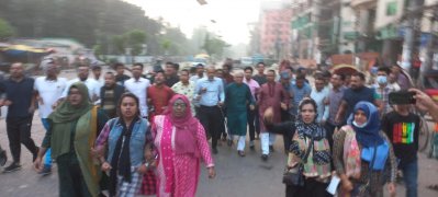 বিএনপির সিনিয়র যুগ্ম মহাসচিব রুহুল কবির রিজভীর নেতৃত্বে মিছিল
