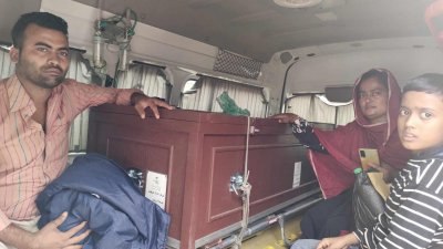  বাড়ির পথে মো. হানিফের মরদেহ