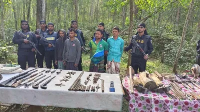 যারা গ্রেফতার হয়েছে, তাদের বাবা-চাচারাও এ অবৈধ ব্যবসার সঙ্গে জড়িত ছিল