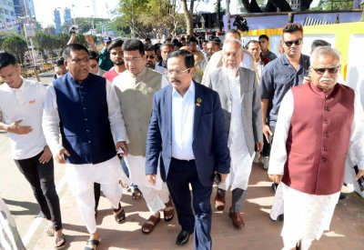 সিলেট আলিয়া মাদ্রাসা মাঠে প্রধানমন্ত্রীর নির্বাচনি জনসভাস্থল পরিদর্শন করেন আওয়ামী লীগ নেতারা (ছবি: ফোকাস বাংলা)