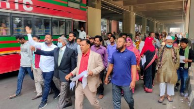 গণফোরামের লিফলেট বিতরণ