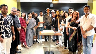 নির্মাতা অমির সঙ্গে &lsquo;অসময়&rsquo;র শিল্পীরা
