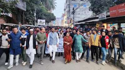 ভোট সামনে রেখে এখন গণসংযোগে ব্যস্ত সময় পার করছেন ডা. সৈয়দা জাকিয়া নূর লিপি