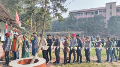 রাজধানীর একটি ভোট কেন্দ্রের দৃশ্য (ছবি: সাজ্জাদ হোসেন)