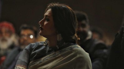 দর্শক সারিতে সিরিয়াস স্বস্তিকা মুখার্জি