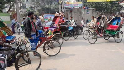 মেয়র আসবেন তাই ফুটপাত খালি, ফিরে যেতেই আবার দখল
