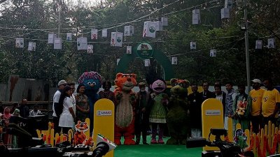 শিশুপ্রহরের উদ্বোধন করেন বাংলা একাডেমির মহাপরিচালক 