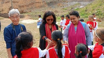 খাবার বিক্রি করে বাংলাদেশে স্কুল করলেন জাপানি শিক্ষক