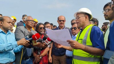 সূতিভোলা খালের উন্নয়ন কার্যক্রম পরিদর্শন করেন ঢাকা উত্তর সিটি করপোরেশনের (ডিএনসিসি) মেয়র মো. আতিকুল ইসলাম