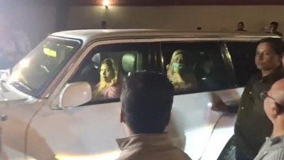 রাতে হাসপাতাল থেকে বাসায় ফেরেন খালেদা জিয়া