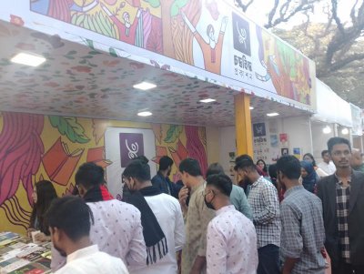 বইমেলায় দর্শনার্থীদের ভিড় (ছবি: বাংলা ট্রিবিউন)