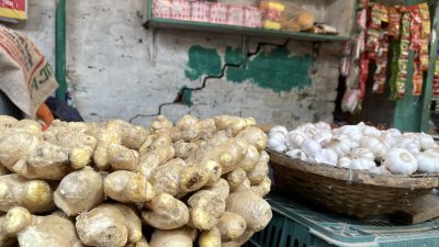 কমেছে আদা ও রসুনের দাম 