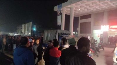 নিহত সোহান ও হাসপাতাল চত্বরে ভিড় আওয়ামী লীগের নেতাকর্মীদের