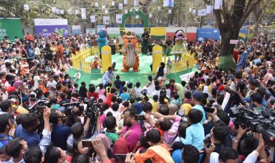 শিশু প্রহরে ভিড়, রঙিন মলাট ও ছবির বইয়ে আগ্রহ ক্ষুদে পাঠকদের