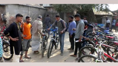 চলছে সাইকেল বেচাকেনা