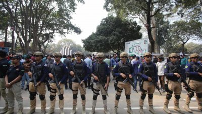  চার স্তরের নিরাপত্তা ব্যবস্থা নেওয়া হয়েছে। ছবি: নাসিরুল ইসলাম