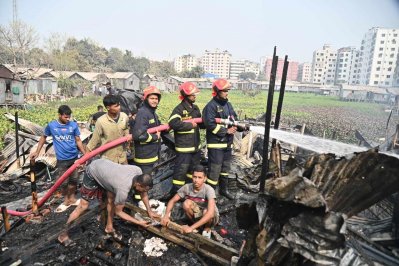 প্রায় এক ঘণ্টার চেষ্টায় আগুন নিয়ন্ত্রণে আনা হয়