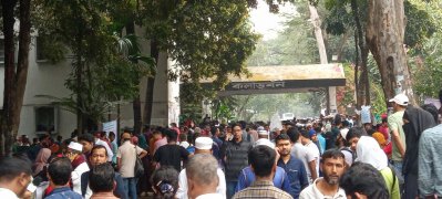 ঢাকা বিশ্ববিদ্যালয়ে পরীক্ষা শুরু (ছবি আবিদহা)