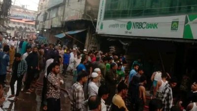 টঙ্গীতে ছয়তলা ভবনে অগ্নিকাণ্ড, দেড় ঘণ্টা পর নিয়ন্ত্রণে