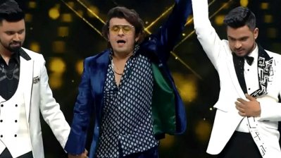বিজয়ী ঘোষণার মুহূর্ত