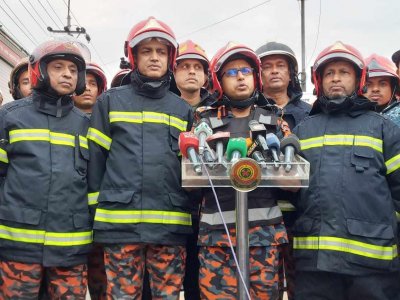 প্রেস ব্রিফিংয়ে কথা বলেন ফায়ার সার্ভিস সদর দফতরের ইনসিডেন্ট কমান্ডার লেফটেন্যান্ট কর্নেল মো. রেজাউল করিম 