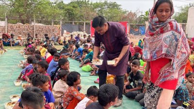 মজার ইশকুলের আয়োজনে ঈদ করেন ৫শ&rsquo; সুবিধাবঞ্চিত মানুষ