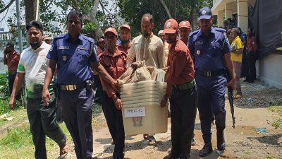 ব্রাহ্মণবাড়িয়ার সরাইল এবং নাসিরনগর উপজেলার কেন্দ্রে কেন্দ্রে নির্বাচনি সরঞ্জাম পাঠানো হয়েছে