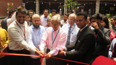 ইস্ট-ওয়েস্ট ইউনিভার্সিটি’তে শিক্ষার্থীদের উদ্যোগে কৃষি পণ্য প্রদর্শনী