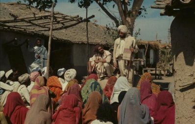 ‘মন্থন’ দৃশ্য