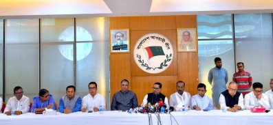 বঙ্গবন্ধু এভিনিউয়ে আওয়ামী লীগের কার্যালয়ে সংবাদ সম্মেলনে ওবায়দুল কাদের (ছবি: ফোকাস বাংলা)
