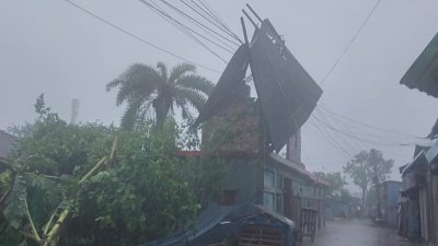 রিমালের আঘাতে মোংলায় ব্যাপক ক্ষয়ক্ষতি