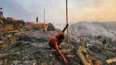  ২০২৩ সালের ৬ মার্চ ক্যাম্পে আগুন লাগার পরের চিত্র
