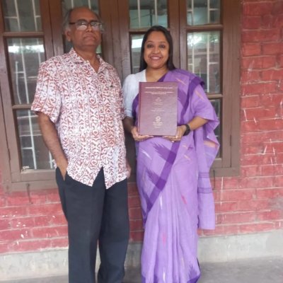 বিশ্ববিদ্যালয়ে ড. হারুন অর রশীদ খানের সঙ্গে চুমকী