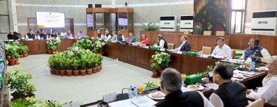 জাতীয় সংসদ ভবনের মন্ত্রিসভা কক্ষে মন্ত্রিপরিষদের বিশেষ বৈঠক (ছবি: ফোকাস বাংলা)
