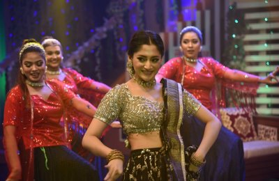 বিয়ের অনুষ্ঠানে নাচলেন পূজা চেরী