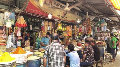 বাজেটে শুধু কাজু বাদামের দাম বাড়ানো হলেও বাজারে সব ধরনের বাদামের দামই বেড়ে গেছে