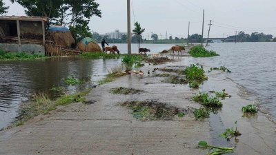 রোদ ঝলমলে আকাশ, স্বস্তিতে সুনামগঞ্জবাসী