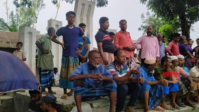 এমপিও বন্ধ করেও প্রধান শিক্ষককে ঠেকানো যায়নি