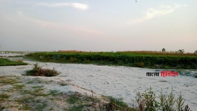 লালমনিরহাটের অনেক নদী শুকিয়ে গেছে, পানির সংকটে কৃষি জমিতে ফসল ফলানো যায় না