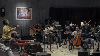 ঐশী ও মিউজিশিয়ান দল