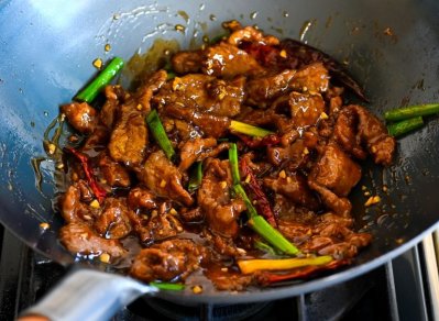 মঙ্গোলিয়ান বিফ। ছবি- সংগৃহীত