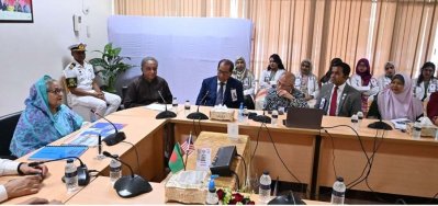 প্রধানমন্ত্রী হাসপাতালের পরিচালনা পর্ষদের সদস্য, চিকিৎসক, কর্মকর্তা ও নার্সদের সঙ্গে বৈঠক করেন