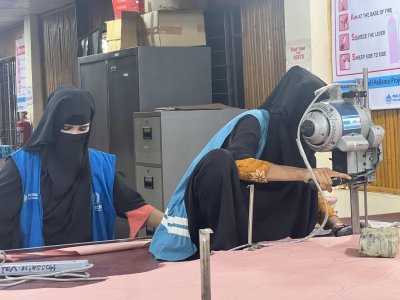 নারীদের ইলেক্ট্রিকের নানা কাজ শেখানো হচ্ছে